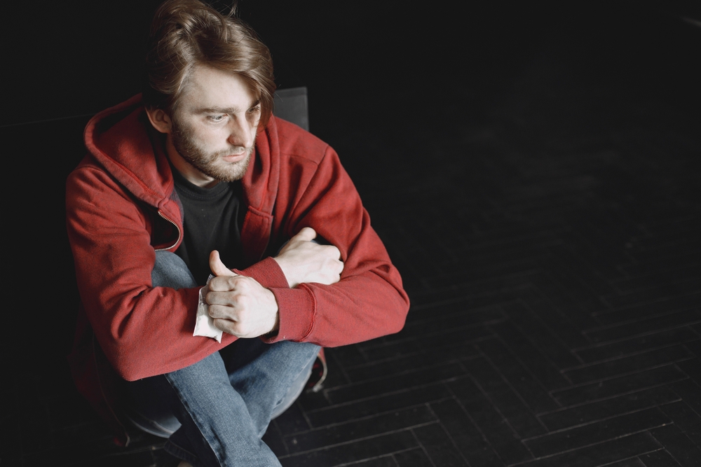Therapist conducting a cocaine addiction treatment session